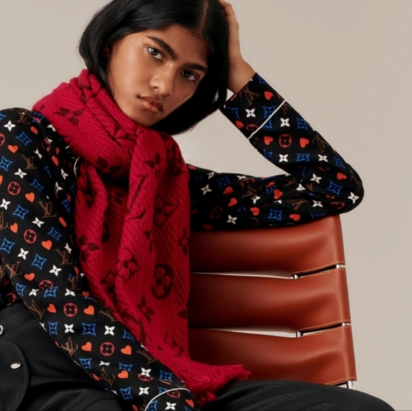 Authentic Louis Vuitton Wool Scarf - Picture 10 of 11